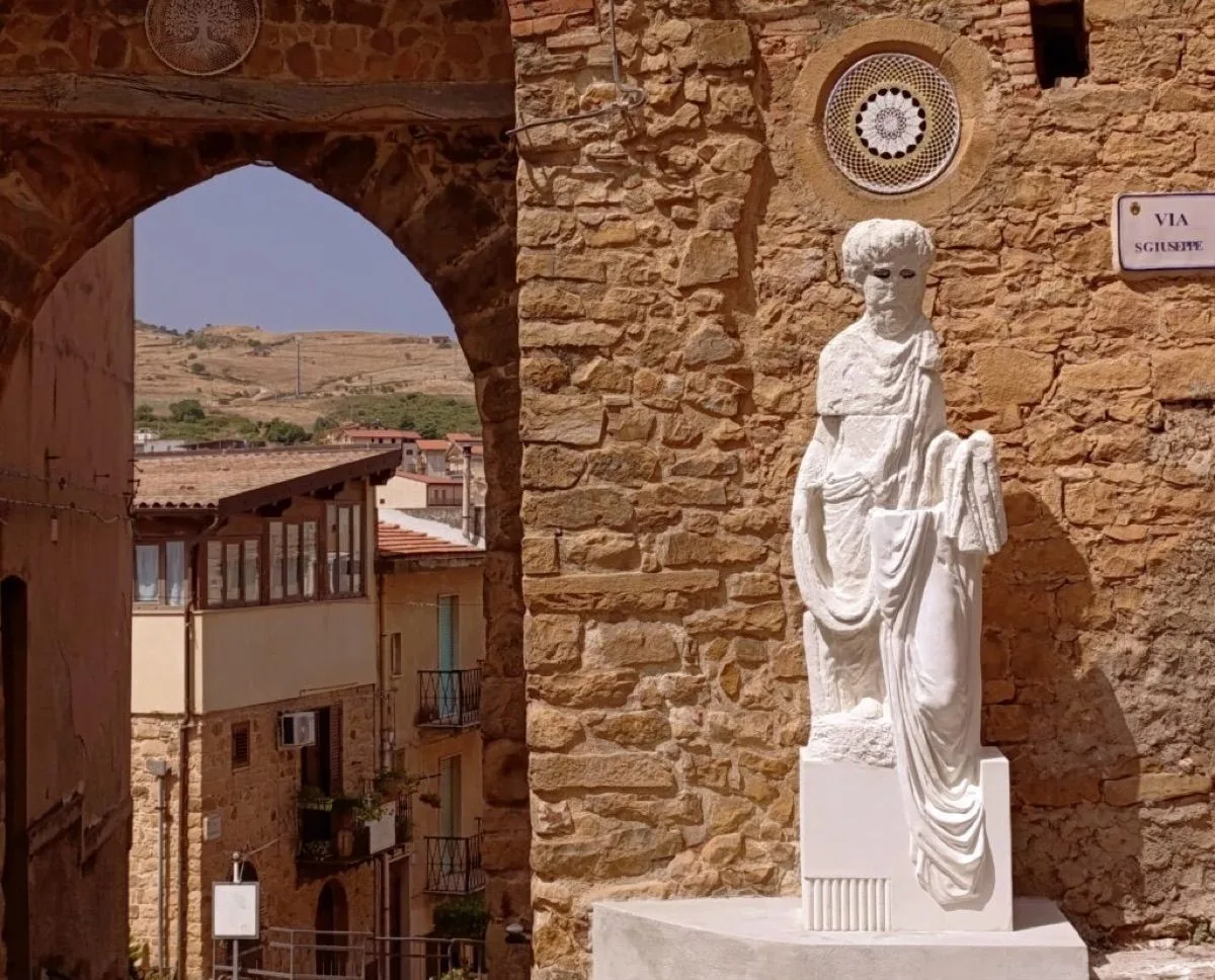 A permanent monumental sculpture by Daniele Franzella in Tusa